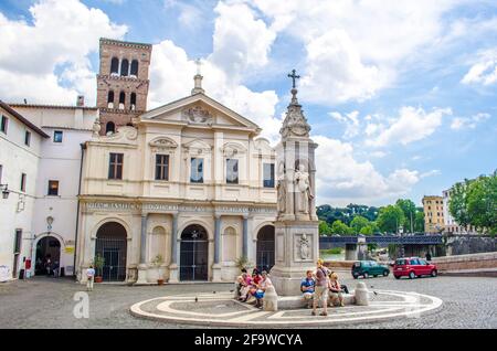 ROM, ITALIEN, 1. JUNI 2014: Die Basilika des Hl. Bartholomäus auf der Insel (Basilica di San Bartolomeo all'Isola). Es enthält die Reliquien des Hl. Barthol Stockfoto