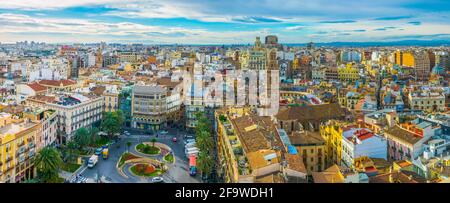 VALENCIA, SPANIEN, 30. DEZEMBER 2015: Luftaufnahme des platzes plaza de la reina in der spanischen Stadt valencia Stockfoto