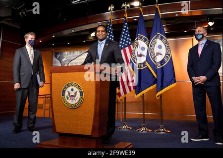 Washington, DC, USA. April 2021. 20. April 2021 - Washington, DC, USA: US-Repräsentant JOE NEGUSE (D-CO) spricht auf einer Pressekonferenz des demokratischen Parlaments. Quelle: Michael Brochstein/ZUMA Wire/Alamy Live News Stockfoto