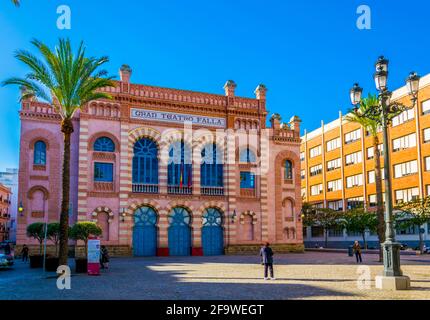 CADAZ, SPANIEN, 6. JANUAR 2016: Gran teatro falla in der spanischen Stadt cadaz Stockfoto