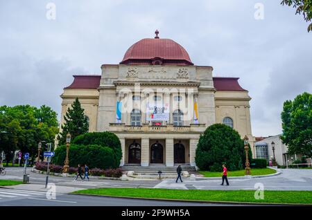 GRAZ, ÖSTERREICH, 30. JULI 2015: Blick auf ein prächtiges Opernhaus in Graz, Österreich Stockfoto