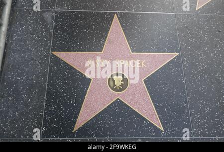 Hollywood, Kalifornien, USA 17. April 2021 EIN allgemeiner Blick auf die Atmosphäre des Stars der Schauspielerin Sissy Spacek auf dem Hollywood Walk of Fame am 17. April 2021 in Hollywood, Kalifornien, USA. Foto von Barry King/Alamy Stockfoto Stockfoto