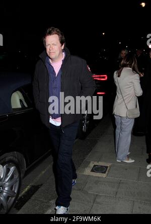 tom Parke Bowles ben Elliot nadim zahawi Brandon lewis waren es Alle im oswald's Restaurant in mayfair zum Abendessen am 14. April 2021 Blitzbilder Stockfoto