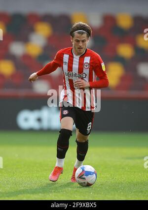 London, England, 20. April 2021. Mathias Jensen von Brentford während des Sky Bet Championship-Spiels im Brentford Community Stadium, London. Bildnachweis sollte lauten: David Klein / Sportimage Stockfoto