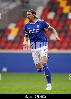 London, England, 20. April 2021. Aden Flint aus Cardiff City während des Sky Bet Championship-Spiels im Brentford Community Stadium, London. Bildnachweis sollte lauten: David Klein / Sportimage Stockfoto