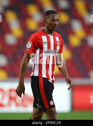 London, England, 20. April 2021. Ethan Pinnock aus Brentford während des Sky Bet Championship-Spiels im Brentford Community Stadium, London. Bildnachweis sollte lauten: David Klein / Sportimage Stockfoto