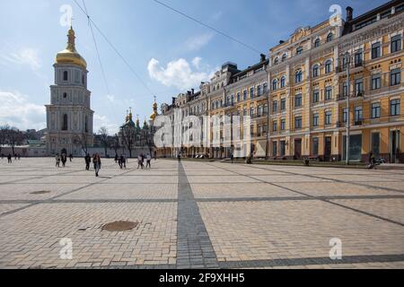 Kiew, Ukraine - 1. April 2021: St. Michaels Golden-Domed-Kloster in Kiew, Ukraine Stockfoto