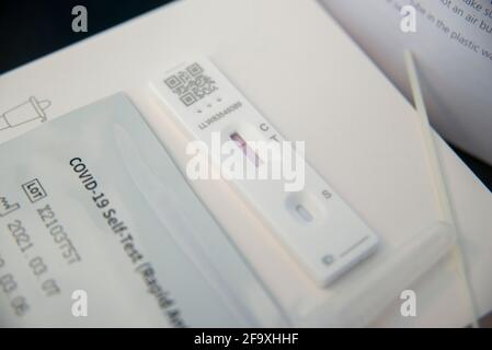 Coronavirus Covid-Heimtest, Schnellantigen-Testkit Stockfoto
