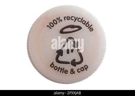 100 % recycelbare Flasche und Kappe aus der Flasche Innocent Berry Light Super Smoothie Drink – Recycling Recycling Logo-Symbol Stockfoto