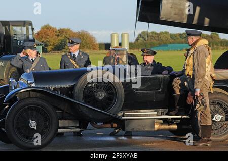 Re-enactors mit 'Just Jane' im Lincolnshire Aviation Heritage Centre. Stockfoto