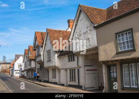 Historisches Saffron Walden-Gebäude, Blick auf das Old Sun Inn - ein spätmittelalterliches Gebäude, das in der Church Street, Saffron Walden, Großbritannien, mit Pargeting dekoriert ist Stockfoto