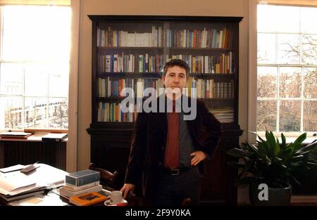 PROF MARIO FORTUNATO AUF DER ITALIENISCHEN KULTUR INSTITUTE,22/2/02 PILSTON Stockfoto