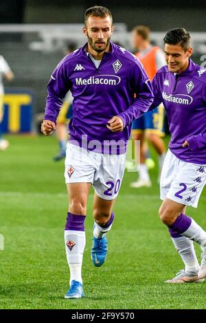 Verona, Italien. April 2021. German Pezzella (ACF Fiorentina) during Hellas Verona vs ACF Fiorentina, Ital Football Serie A match in Verona, Italy, April 20 2021 Quelle: Independent Photo Agency/Alamy Live News Stockfoto