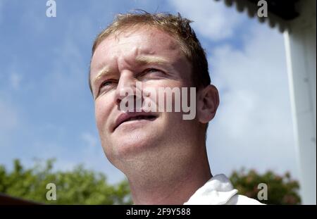 SESSEX V ZIMBABWE AT HOVE GRANT FLOWER 15/5/2003 CRICKET-BILD DAVID ASHDOWNCRICKET Stockfoto