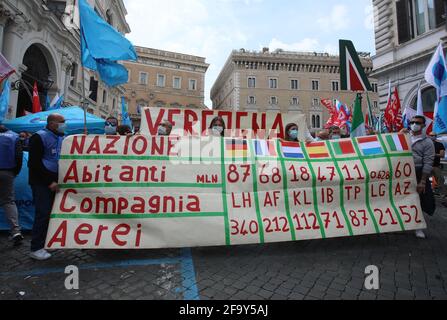 Rom, Italien. April 2021. Rom, demonstrieren Alitalia-Mitarbeiter, um gegen die Verzögerung bei der Zahlung von Gehältern durch die nationale Fluggesellschaft zu protestieren. Bild: Kredit: Unabhängige Fotoagentur/Alamy Live News Stockfoto