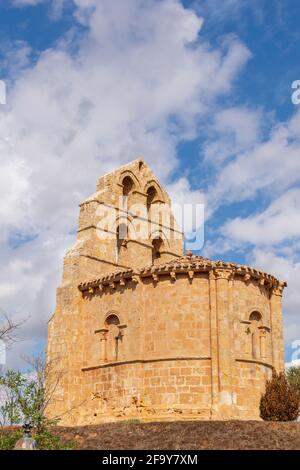 Aufnahme einer romanischen Einsiedelei von San Fagun in Los Barrios de Bureba, Spanien Stockfoto