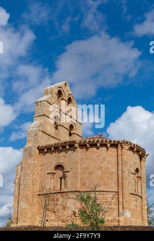 Aufnahme einer romanischen Einsiedelei von San Fagun in Los Barrios de Bureba, Spanien Stockfoto