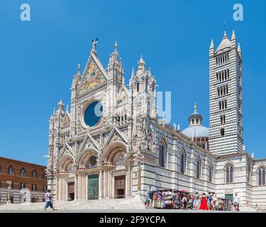 Siena, Provinz Siena, Toskana, Italien. Der dom oder die Kathedrale. Vollständiger Name: Cattedrale Metropolitana di Santa Maria Assunta oder Metropolitan Cathedra Stockfoto