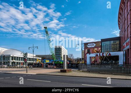 Neubau zwischen dem BCC-Konferenzzentrum und dem Alexa-Einkaufszentrum, Grunerstrasse, Mitte, Berlin Stockfoto