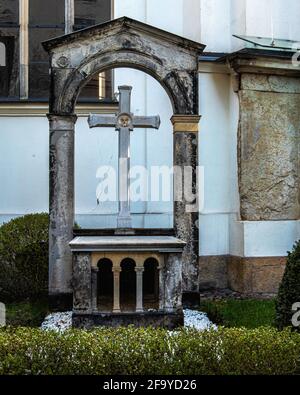 Der Grabhof der Pfarrkirche in Mitte, Berlin, Deutschland. Älteste evangelische Kirche in Berlin Stockfoto