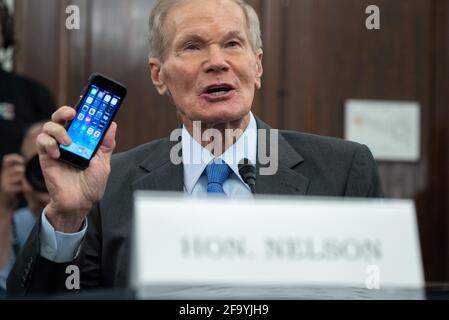 Washington, Usa. April 2021. Der ehemalige US-Senator Bill Nelson, der zum Administrator der NASA ernannt wurde, spricht während einer Bestätigungsverhandlung des Senatsausschusses für Handel, Wissenschaft und Verkehr auf dem Capitol Hill in Washington, DC am Mittwoch, dem 21. April 2021. Poolfoto von Saul Loeb/UPI Credit: UPI/Alamy Live News Stockfoto