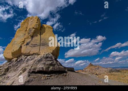 Badlands Canyon, der das Naturgebiet Angels Peak in san juan umgibt die grafschaft New mexico zeigt Sandsteinfarben, wenn das Wetter erodiert Oberfläche Stockfoto