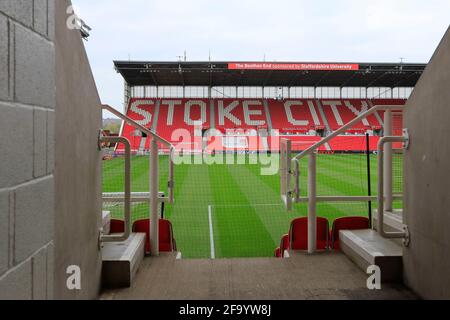 Stoke on Trent, Großbritannien. April 2021. Im Bet 365-Stadion in Stoke-on-Trent, Großbritannien am 4/21/2021. (Foto von Conor Molloy/News Images/Sipa USA) Quelle: SIPA USA/Alamy Live News Stockfoto