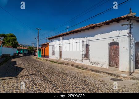 Gepflasterte Straße in Suchitoto, El Salvador Stockfoto