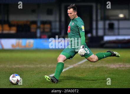 HARROGATE, ENGLAND. APRIL. Stock Action Bild von Joe Cracknell von Harrogate Town während des Sky Bet League 2 Spiels zwischen Harrogate Town und Oldham Athletic in Wetherby Road, Harrogate am Dienstag, den 20. April 2021. (Kredit: Eddie Garvey) Kredit: MI Nachrichten & Sport /Alamy Live Nachrichten Stockfoto