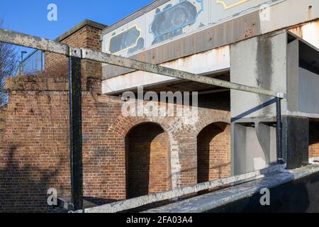 Großbritannien, England, London, Hanwell, Three Bridges, wo sich die Eisenbahn, der Grand Union Canal und die Windmill Lane an einem Punkt kreuzen Stockfoto