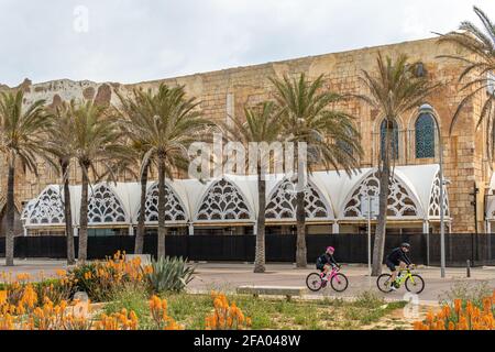 Playa de Palma, Spanien; april 20 2021: Der Megapark in Playa de Palma, auf der Insel Mallorca, wegen der touristischen Krise durch die Coronavi geschlossen Stockfoto