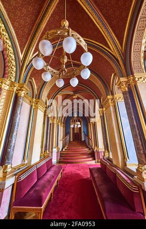 Beeindruckendes Interieur des Budapester Parlaments Stockfoto