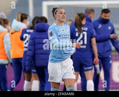 Manchester, England, 21. April 2021. Lucy Bronze von Manchester City wurde während des Spiels der FA Women’s Super League im Academy Stadium, Manchester, niedergeschlagen. Bildnachweis sollte lauten: Andrew Yates / Sportimage Kredit: Sportimage/Alamy Live News Stockfoto