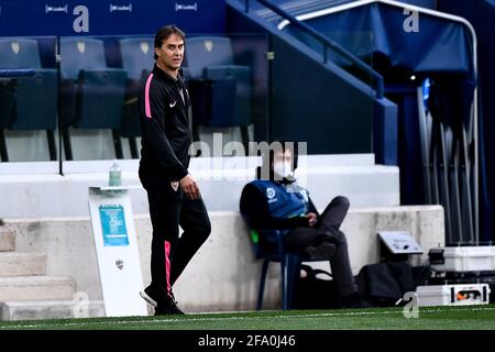 VALENCIA, SPANIEN - 21. APRIL: Trainer Julen Lopetegui vom FC Sevilla während des La Liga Santander-Spiels zwischen Levante UD und dem FC Sevilla in Ciudad de Vale Stockfoto