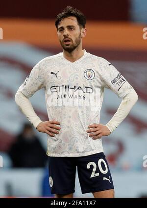 Birmingham, England, 21. April 2021. Bernardo Silva aus Manchester City während des Spiels in der Premier League in Villa Park, Birmingham. Bildnachweis sollte lauten: Darren Staples / Sportimage Stockfoto