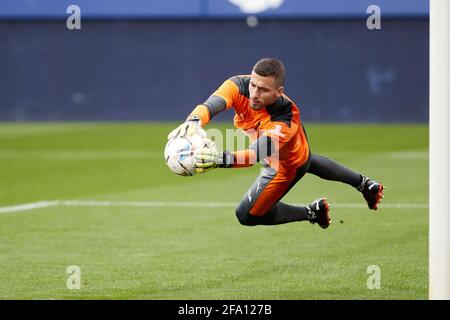 Pamplona, Spanien. April 2021. Jaume Domenech (Torwart; FC Valencia) im Einsatz während der spanischen La Liga Santander, einem Spiel zwischen CA Osasuna und Valencia CF im Sadar-Stadion. (Endergebnis: CA Osasuna 3-1 Valencia CF) Credit: SOPA Images Limited/Alamy Live News Stockfoto