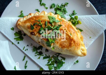 Empanada de Carne (typisch argentinisches Essen). Stockfoto