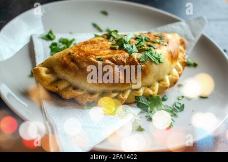 Empanada de Carne (typisch argentinisches Essen). Stockfoto