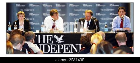 The Independent Fringe Meeting mit den Rednern David Miliband, Ruth Kelly und Ed Balls unter dem Vorsitz von Steve Richards beim Labor Party Conf. In Brighton.pic David Sandison 26/9/2005 Stockfoto