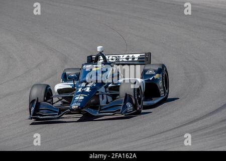 Birmingham, Alabama, USA. April 2021. SEBASTIEN BOURDAIS (14) aus Le Mans, Frankreich, übt für den Honda Indy Grand Prix von Alabama im Barber Motorsports Park in Birmingham, Alabama. Kredit: Brian Spurlock Grindstone Medien/ASP/ZUMA Wire/Alamy Live Nachrichten Stockfoto