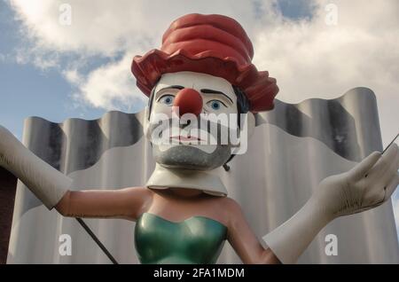 Aachen: Ballerina-Clown von Jonathan Borofsky im Innenhof des Ludwig Foren für Internationale Kunst Stockfoto