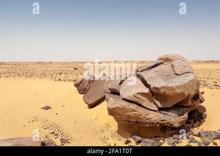 Originalstandort in der westlichen Wüste des 'Calendar Circle' Nabta Playa, Nubische Wüste, Ägypten Stockfoto