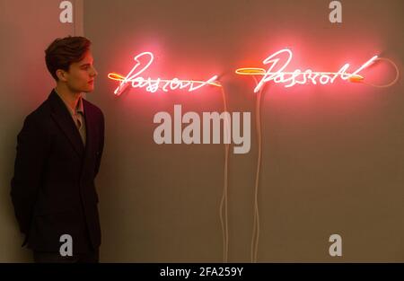 London, Großbritannien. April 2021. 'Passion Passion' 2010 Tracey Emin £35-55,0000 Bonhams zeitgenössischer Kunstverkauf Kredit: Mark Thomas/Alamy Live News Stockfoto