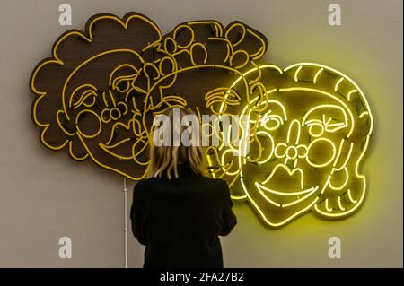 London, Großbritannien. April 2021. Tschabalala Self, Wash N' Set (Gelb), 2019, Schätzung: £40,000-60,000 - Bonhams Contemporary Art Sale Preview in Bonhams New Bond Street, London. Der Verkauf findet am 27. April in London statt. Kredit: Guy Bell/Alamy Live Nachrichten Stockfoto