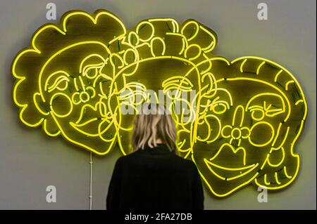 London, Großbritannien. April 2021. Tschabalala Self, Wash N' Set (Gelb), 2019, Schätzung: £40,000-60,000 - Bonhams Contemporary Art Sale Preview in Bonhams New Bond Street, London. Der Verkauf findet am 27. April in London statt. Kredit: Guy Bell/Alamy Live Nachrichten Stockfoto