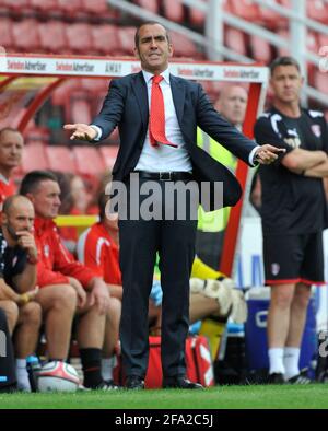 SWINDON V ROTHERHAM. SWINDON MANAGER PAOLO DI CANIO. 3/9/2011. BILD DAVID ASHDOWN Stockfoto