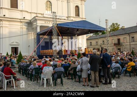 Chelm, Lubelskie, Polen - 07. September 2019: Feierlicher Ablass unter Teilnahme von Bischof Jozef Wrobel. Und den vielen Gläubigen Stockfoto