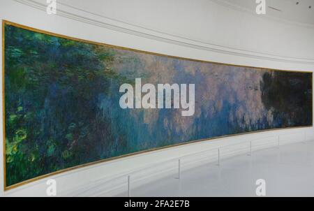Claude Monet (1840-1926). Französischer impressionistischer Maler. Seerosen: Die Wolken, ca. 1915-1926. Öl auf Leinwand (200 x 1275 cm). Orangerie Museum. Paris. Frankreich. Stockfoto