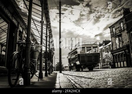 Edwardian Straße mit Transport Stockfoto