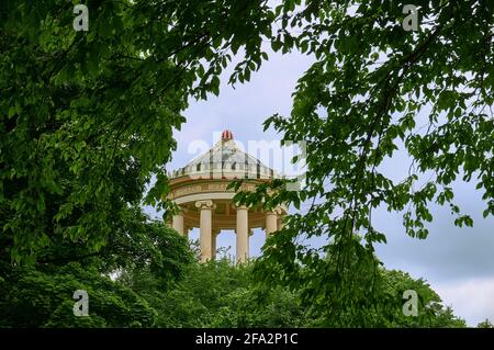 Monopteros im Englischen Garten von München, Bayern. Stockfoto